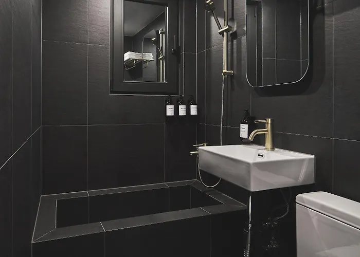 Guwol Jongno Ikseon Hotel